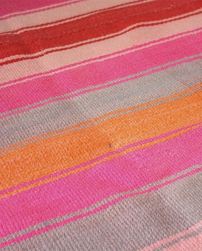 Alfombra antigua tonos vivos - Deco & Living